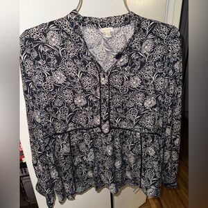 Hinge Monochrome Floral Top